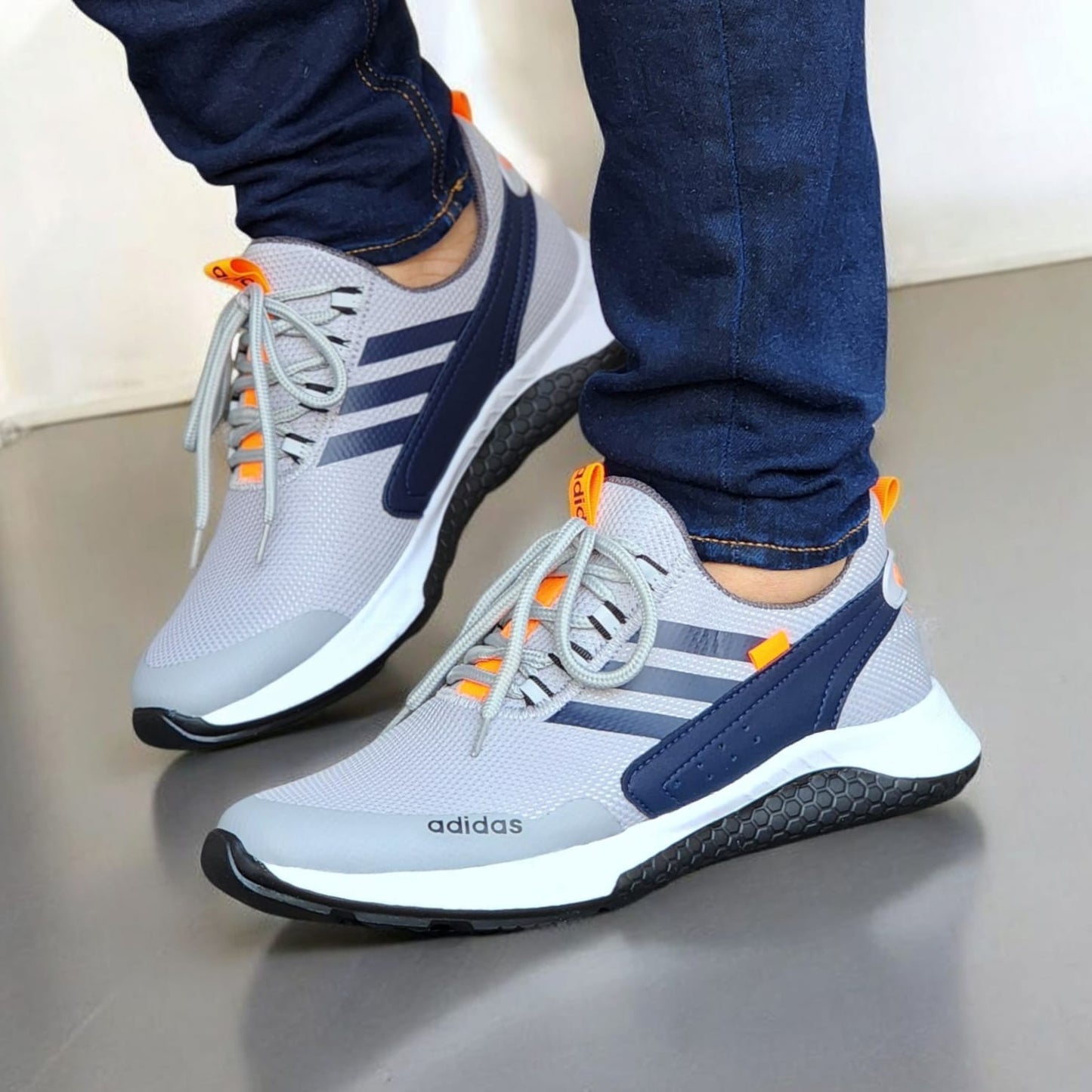 ADIDAS EVA ULTRALIVIANO + Regalo 3 pares de Medias